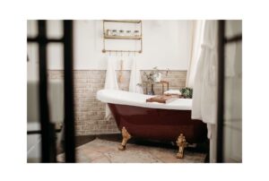 Relaxing Bathtub in Intensive Therapy Retreat Cottage
